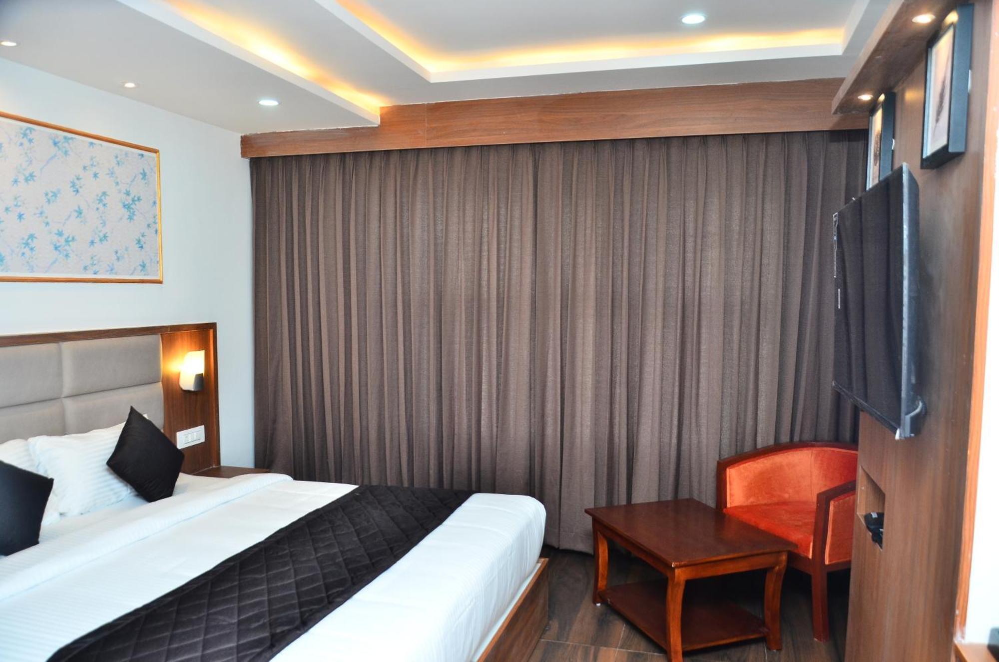 Hotel Eyrie Nest Bangalore Luaran gambar